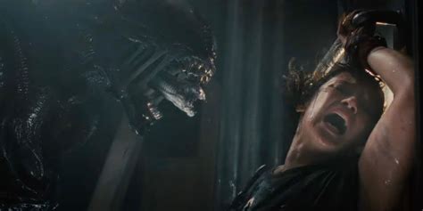 Killing The Alien Kids (Final Scene) .